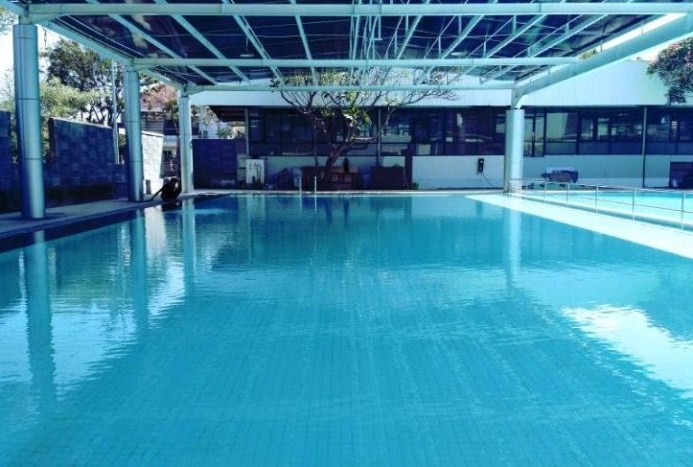 kolam renang graha residen