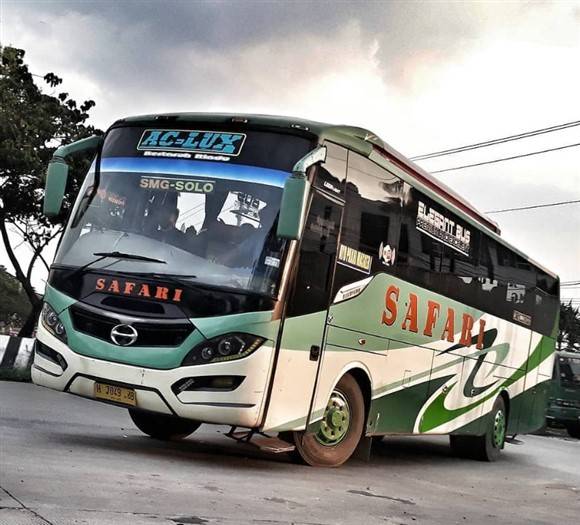 Bus Solo Semarang